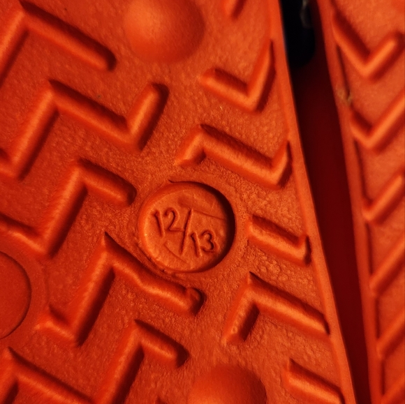 Kids SpongeBob Slide/Slippers - Picture 4 of 5